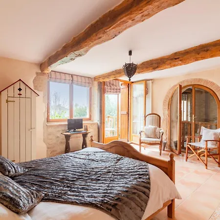 בית נופש La Maison 1786 - Grand Jardin Et Jacuzzi Mansonville