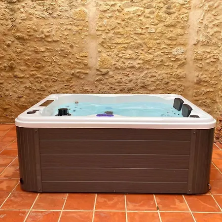 La Maison 1786 - Grand Jardin Et Jacuzzi * Mansonville