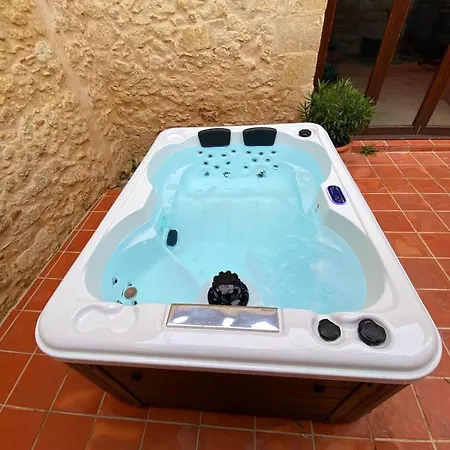 בית נופש La Maison 1786 - Grand Jardin Et Jacuzzi *