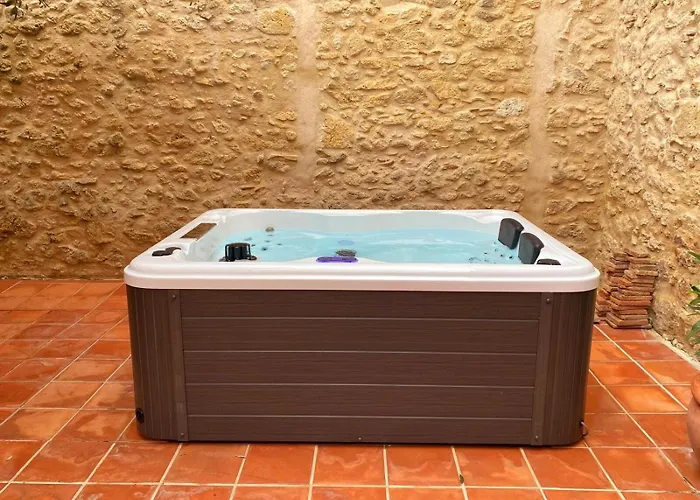 La Maison 1786 - Grand Jardin Et Jacuzzi * Mansonville